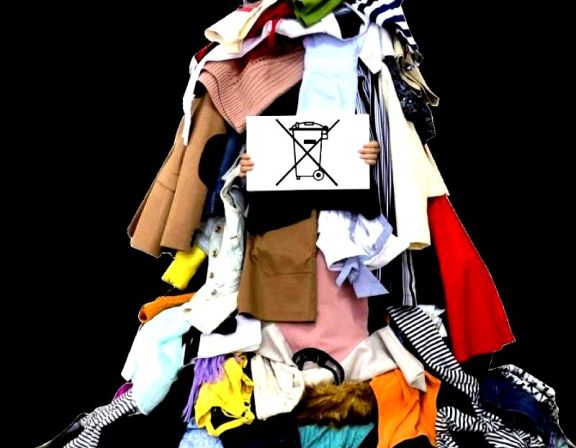 Pollution : le grand gâchis des vêtements usagés